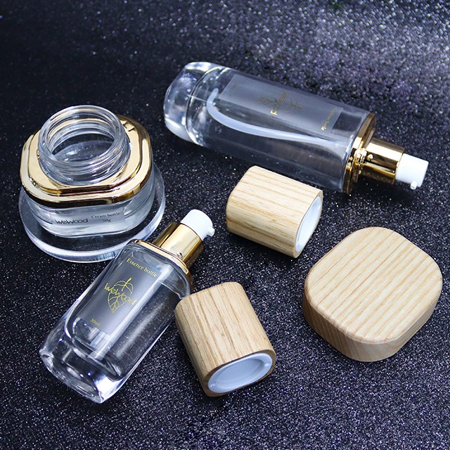 白蠟?zāi)旧w護膚品瓶套裝